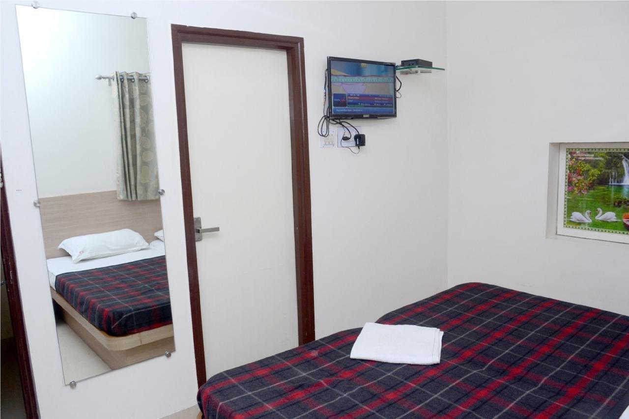 Hotel Kuber Нагпур Екстериор снимка